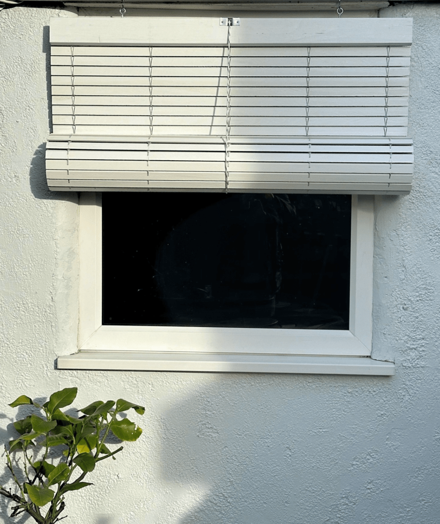 Outdoor wooden roller shades